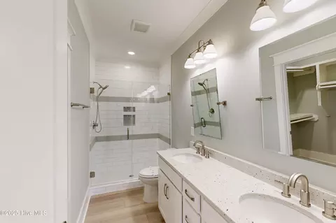 Bath - 64 Pier View Ct, Hampstead, NC 28443 photo 5 of 5