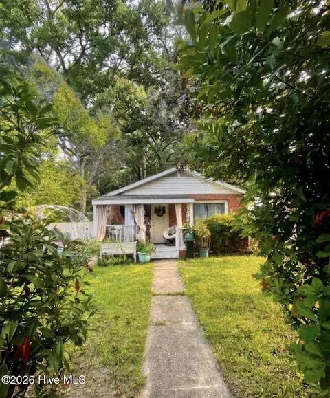 1409 Wooster St, Wilmington, NC 28401