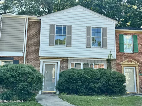 1221 Fairway Ter, Rocky Mount, NC 27804