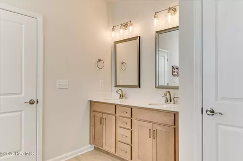 Bath - 808 Blue Willow Dr, Harlem, GA 30814 photo 3 of 5