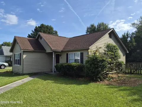 809 Autumn Leaves Ct, Wilmington, NC 28411