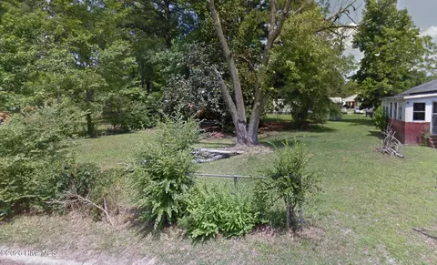 1334 Elm St, Scotland Neck, NC 27874