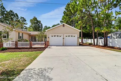 1299 N Shore Dr, Southport, NC 28461