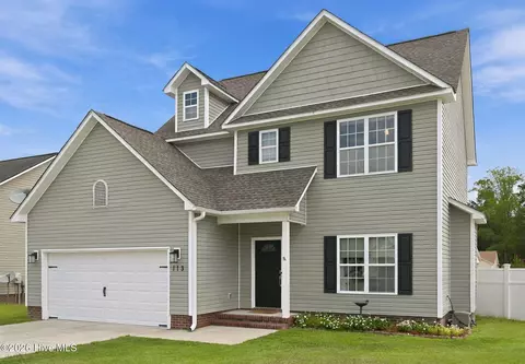 113 Borough Nest Dr, Swansboro, NC 28584