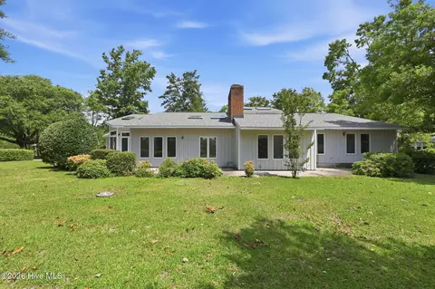 110 Beechwood Dr, Morehead City, NC 28557