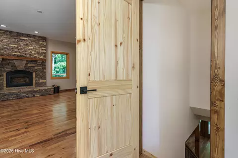 Entry Way - 79 Harleys Cv, Murphy, NC 28906 photo 3 of 3