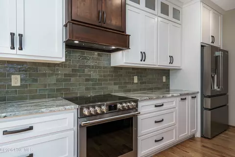 Kitchen - 79 Harleys Cv, Murphy, NC 28906 photo 4 of 5