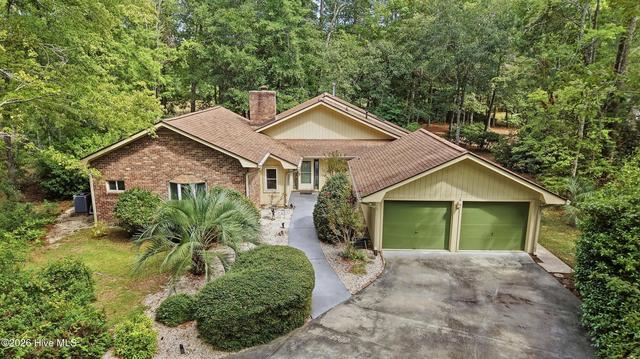 8 Niblick Ct, Carolina Shores, NC 28467