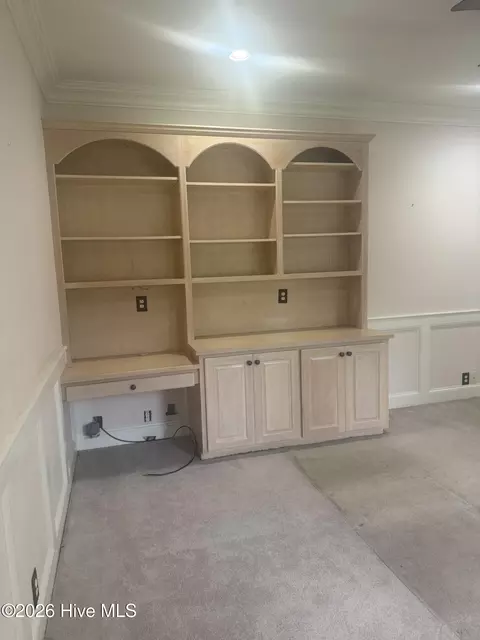 Living - 307 Taberna Cir, New Bern, NC 28562 photo 2 of 2