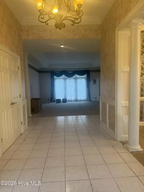 Entry Way - 307 Taberna Cir, New Bern, NC 28562 photo 4 of 4