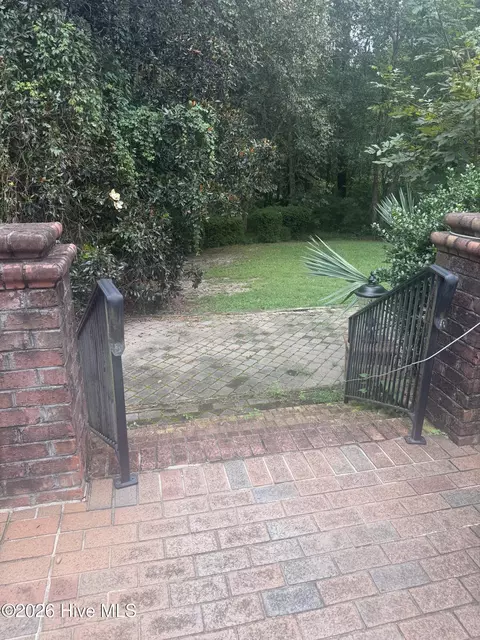 Exterior - 307 Taberna Cir, New Bern, NC 28562 photo 3 of 4