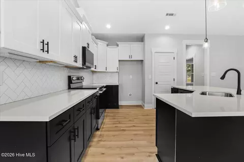 Kitchen - 1556 Shortleaf Trl, Spring Hope, NC 27882 photo 4 of 4