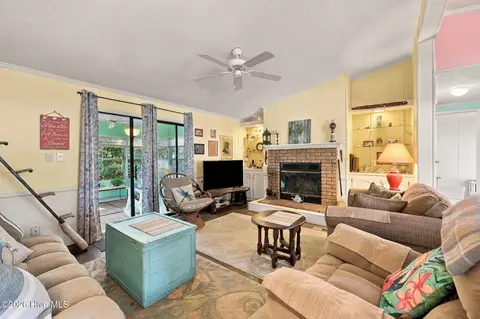 206 Champion Dr, Hampstead, NC 28443 photo 7
