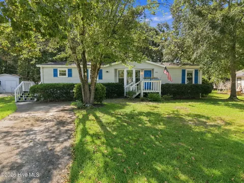206 Champion Dr, Hampstead, NC 28443 photo 2
