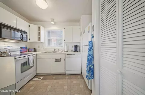 Kitchen - 700 W First St #C-7, Kill Devil Hills, NC 27948 photo 1 of 2