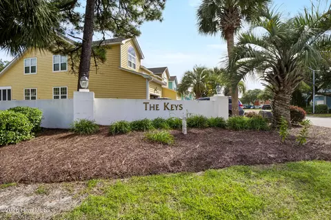 Exterior - 829 Sloop Pointe Ln, Kure Beach, NC 28449 photo 10 of 13