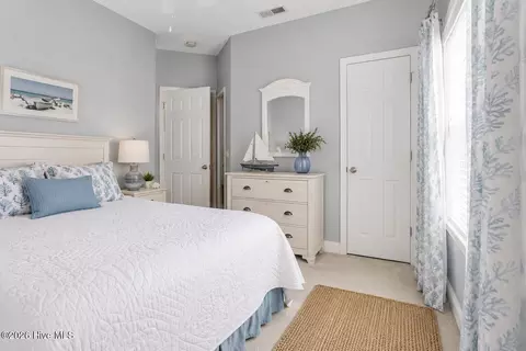 Bedroom - 39 Shandy Way, Hampstead, NC 28443 photo 3 of 3