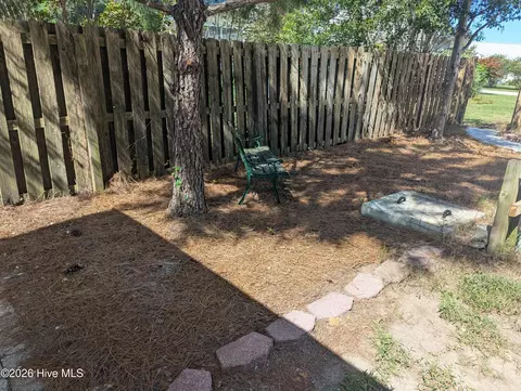 Exterior - 39 Shandy Way, Hampstead, NC 28443 photo 4 of 6