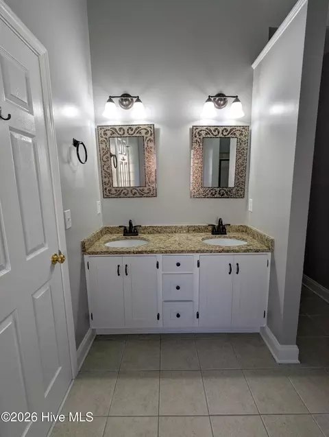 Bath - 39 Shandy Way, Hampstead, NC 28443 photo 1 of 5