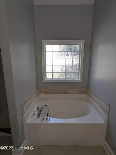 Bath - 39 Shandy Way, Hampstead, NC 28443 photo 3 of 5