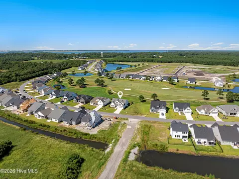 127 Windswept Ln, Beaufort, NC 28516