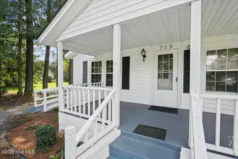 Exterior - 305 E 1st St, Kenly, NC 27542 photo 4 of 16