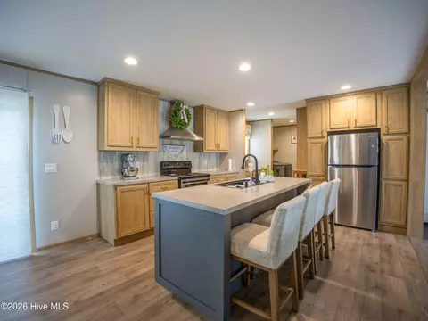107 Lori Ln, Dunn, NC 28334 photo 4
