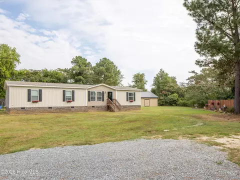 107 Lori Ln, Dunn, NC 28334 photo 2