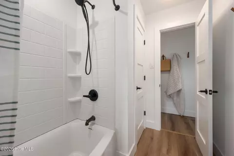 Bath - 2306 Raymond Ave, Kill Devil Hills, NC 27948 photo 5 of 5