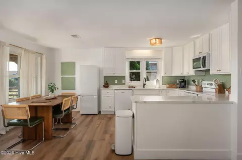 Kitchen - 2306 Raymond Ave, Kill Devil Hills, NC 27948 photo 5 of 6