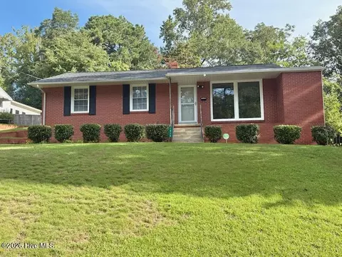 1916 Rogers Dr, Fayetteville, NC 28303