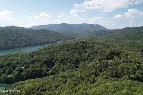 22 Nantahala Harbor Dr, Topton, NC 28781