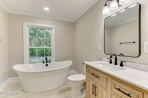 Bath - 3419 Lewis Rd, Augusta, GA 30909 photo 9 of 10