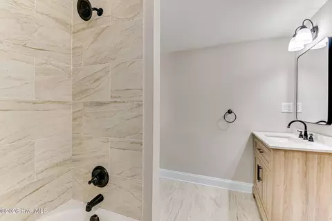 Bath - 3419 Lewis Rd, Augusta, GA 30909 photo 5 of 10