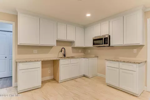 Kitchen - 3419 Lewis Rd, Augusta, GA 30909 photo 3 of 5