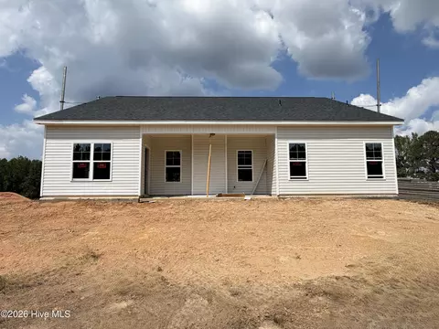 431 Thorntons Creek Dr, Erwin, NC 28339 photo 3
