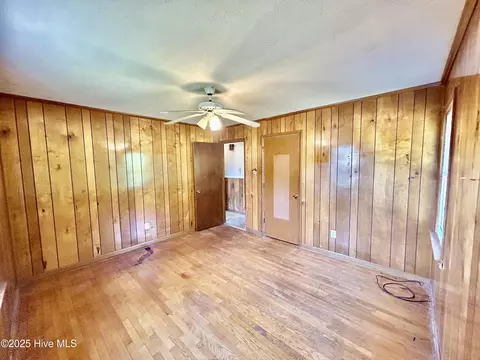 Bedroom - 1918 Us Hwy 74 E Hwy, Hamlet, NC 28345 photo 3 of 5