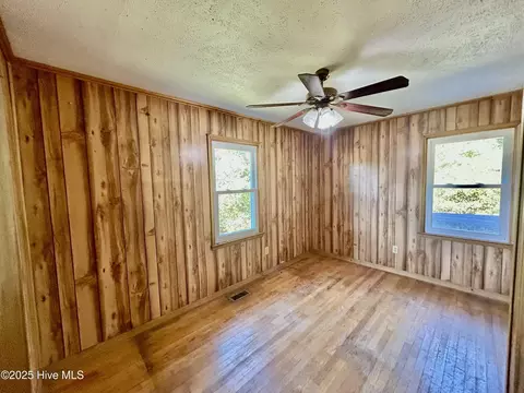Bedroom - 1918 Us Hwy 74 E Hwy, Hamlet, NC 28345 photo 1 of 5