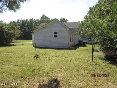 Exterior - 424 Louise St, Winfall, NC 27985 photo 5 of 8