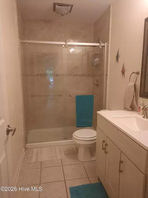 Bath - 227 E Ivybridge Dr, Hubert, NC 28539 photo 1 of 3
