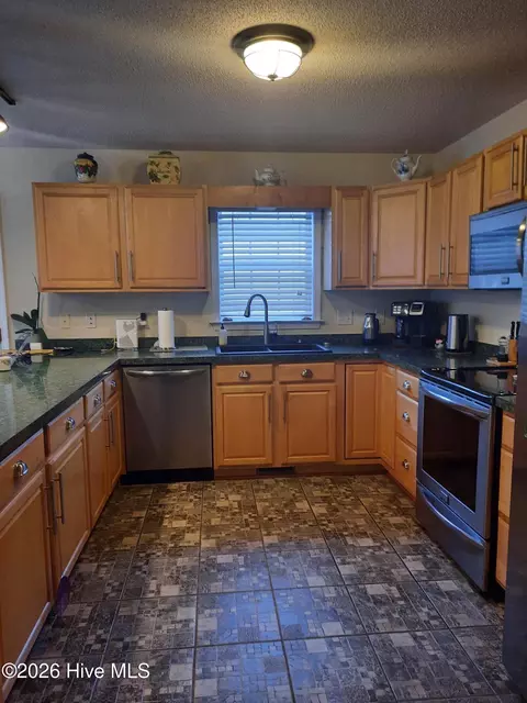 Kitchen - 227 E Ivybridge Dr, Hubert, NC 28539 photo 1 of 1
