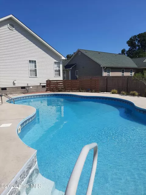 Exterior - 227 E Ivybridge Dr, Hubert, NC 28539 photo 4 of 6