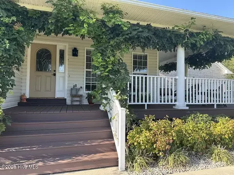 Exterior - 227 E Ivybridge Dr, Hubert, NC 28539 photo 1 of 6