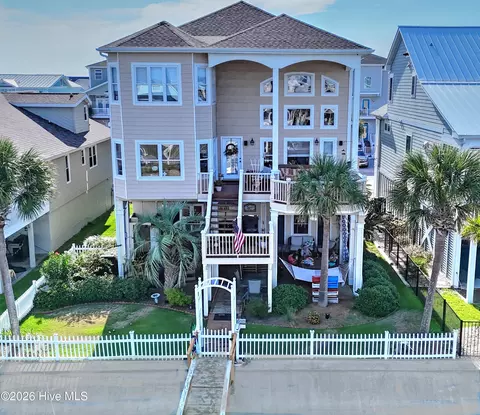8 Pender St, Ocean Isle Beach, NC 28469