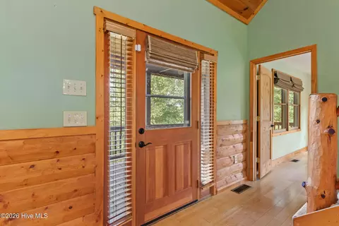 Entry Way - 126 River Top Vw, Murphy, NC 28906 photo 5 of 13