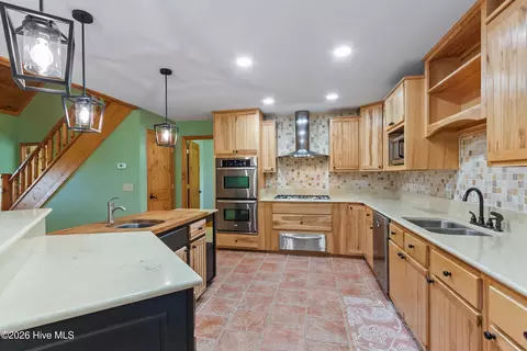 Kitchen - 126 River Top Vw, Murphy, NC 28906 photo 2 of 4
