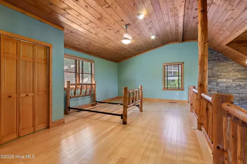 Bedroom - 126 River Top Vw, Murphy, NC 28906 photo 2 of 4