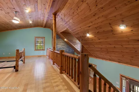 Entry Way - 126 River Top Vw, Murphy, NC 28906 photo 8 of 13
