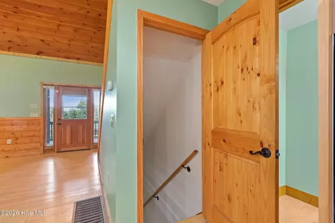 Entry Way - 126 River Top Vw, Murphy, NC 28906 photo 9 of 13