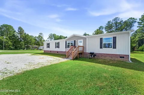 856 Old 30 Rd, Jacksonville, NC 28546